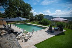 Villa Ma Cardaline avec Piscine et Vue Mer avec 3 Chambres pour 6 Personnes Classé 3 Etoiles