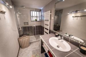 Villa Ma Cardaline avec Piscine et Vue Mer avec 3 Chambres pour 6 Personnes Classé 3 Etoiles