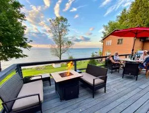 Oak Cottage Lakefront Hot Tub Fire Pit - Sodus Point