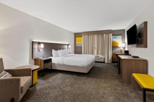 Standard King Room - Non-Smoking  room in Comfort Inn & Suites