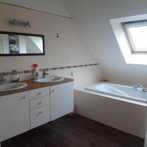 Maisons de vacances Villa la Salamandre - Jullouville : photos des chambres
