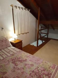 Departamento 3 ambientes, para 4 personas, barrio tranquilo a una cuadra del bosque