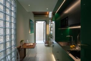 Bare Hyphen - Bare Boutique Stays