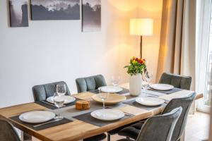 Südstadt Oase auf zwei Etagen 4 SZ und Balkon