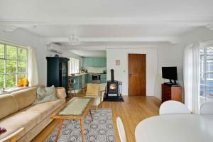 Charming Cottage Near The Beach