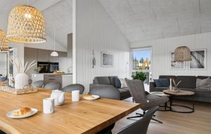 Cozy Home In Ålbæk With Sauna