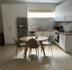 Home4U apt1, just 8Km from airport - Liádha