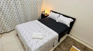 Decent Room with Balcony Near Mall of the Emirates