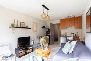 Studio 24 m2 - Classé 2 étoiles - LA MONGIE TOURMALET - Pied des Pistes - Balcon Plein Sud - Parking Public