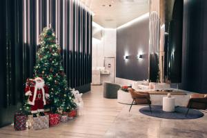 Stunning HighLevel 2br at WSP