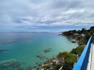 Appartement climatisé avec terrasse et plage privée - FR-1-816-5