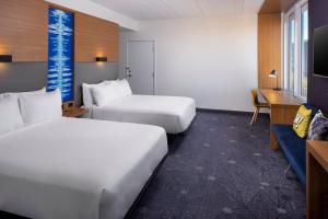 Standard Queen Room with Two Queen Beds room in Aloft Tempe