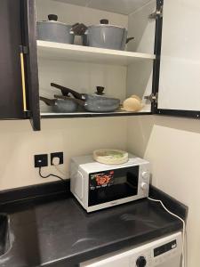 شقة أنيقة غرفتين نوم وصالة