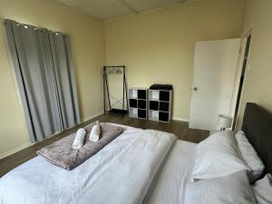 Spacious Family Home Sleeps 8