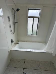 Spacious Family Home Sleeps 8