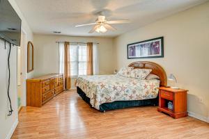 12 Mi to Myrtle Beach Peaceful Abode in Conway!