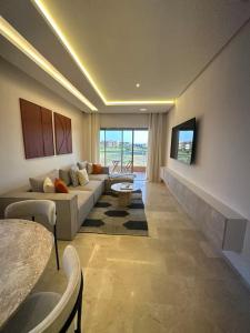 apartment sur GOLF prestigia avec piscine