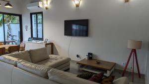 50m praia Cond pé na areia Alto padrao 4 suites Segur 24h Costa do sol Guaratuba Bertioga prox Riviera