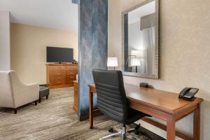 Deluxe King Room room in Drury Inn & Suites Valdosta
