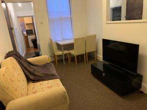 A greater graced flat near king power stadium ,tigers rugby stadium &LRI hospital