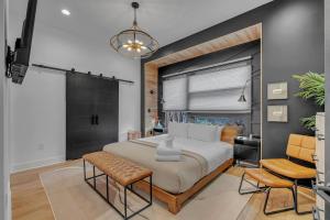 Lux East Nash-Awesome Location- 30 plus days