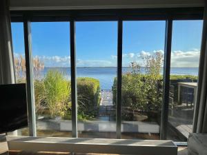 "Heleen" 6 pers, Lauwersmeer waterfront, full equipped and modern