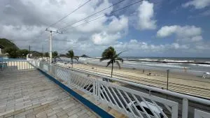 Apartamento Praia do sonho frente ao mar - 伊塔尼亚恩