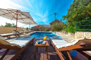 Villa Platanus with Private Pool Sea View