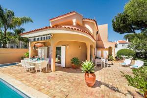 4 Beds, Private Pool, Close ToAmenities
