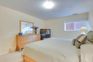 Lincoln City Beach Condo Clubhouse and Pool Access!