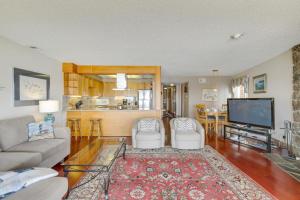 Lincoln City Oceanfront Condo, Near Lincoln Beach!