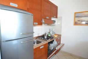 Seaside comfort flat with modern amenities
