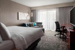 King Room room in Courtyard by Marriott San Francisco Airport