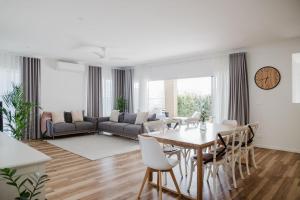 Carinya at Narrawallee - Ubytování bez kategorie ve městě Narrawallee