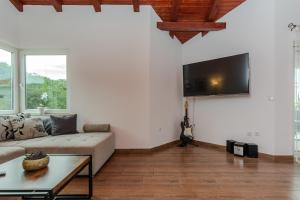 Family friendly house with a parking space Zaton, Zadar - 23570