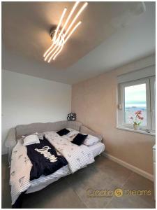 Oceanview Deluxe penthouse apartment with 89m2 living space 90m2 roof terrace