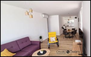 Sunshine Deluxe 80m2 apartment with pool, 50 m2 garden lounge and outdoor space