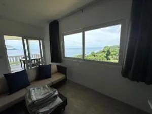 Assaly Villa - Breathtaking Ocean View with private beach - Pinamihagan