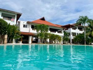 Bright Bayahibe condo with pool & beach - Ubytování bez kategorie ve městě Bayahibe