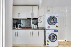 StayAU Cozy 1BR Living Space Near Chadstone