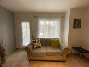 Fabulous House 2 Levels 5 rooms fully renovated next metro