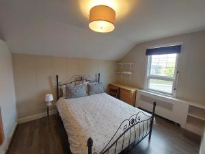 930R-B1 The Old House