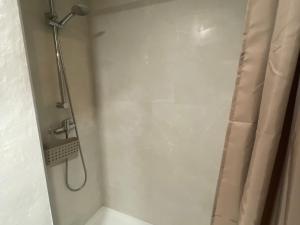 Maisons de vacances Charmante maison de village a Argeles-sur-Mer proche commodites - FR-1-732-92 : photos des chambres