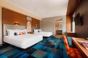ALOFT, Guest room, 2 Queen, City view room in Aloft Dallas Love Field