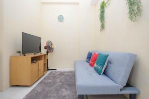 Nice and Comfy 1BR Apartment at MT Haryono Residence By Travelio