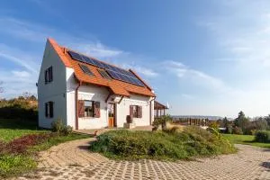 Balaton View From Almadi - Happy Rentals - Sóly