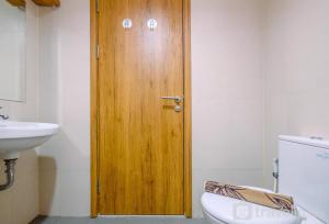 Elegant Studio Apartment at Gateway Park LRT JatibeningCity By Travelio