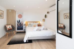 2 Pièces terrasse Jacuzzi privatif dans villa à 5 minutes de Sophia Antipolis