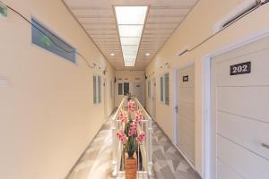 Urbanview Syariah Utami Inn Garut by RedDoorz