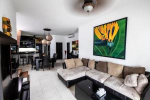 Penthouse Beach Holiday Private Jacuzzi Bbq Family Friendly Maid Service